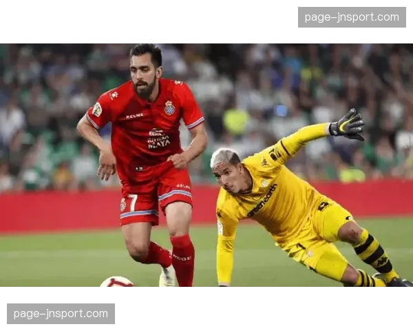 半场战报：毕尔巴鄂1-1瓦伦西亚，双方门将屡献神扑