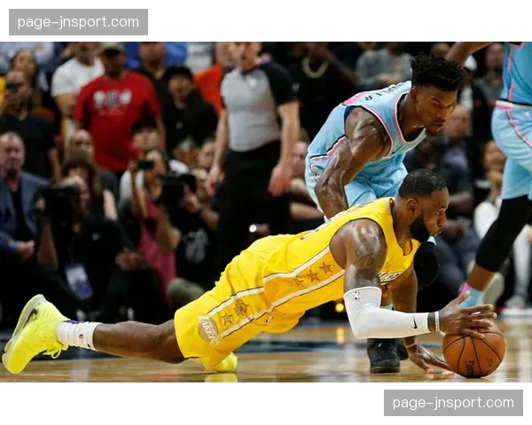 篮球媒体人圆桌论坛：预测总决赛最可能对阵组合